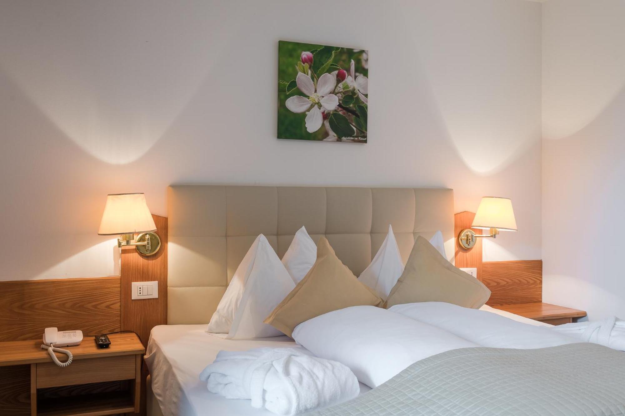 Hotel Kiendl Schenna Oda fotoğraf